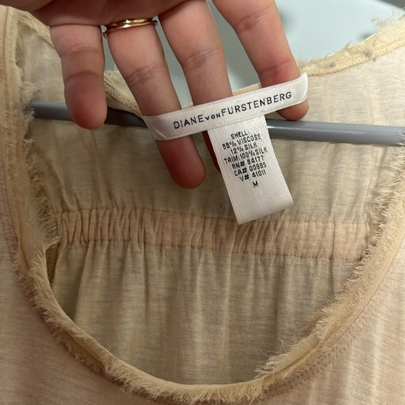 Diane Von Furstenberg 100% Silk Sleeveless Top Size M - Picture 2 of 7